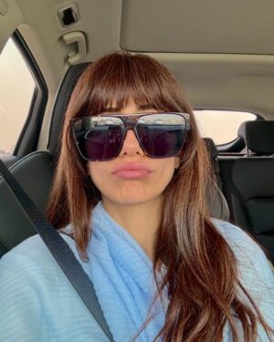 Syra Yousuf Instagram - 🩵🙃🖤