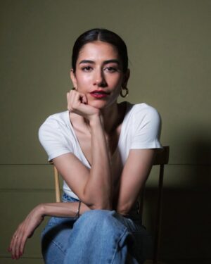 Syra Yousuf Instagram - If you have the power to see things through somebody else’s eyes, it’s like going from black and white to colour. Or two dimensions to three dimensions - Ray Dalio 
-
-
📸 @mominaharoon