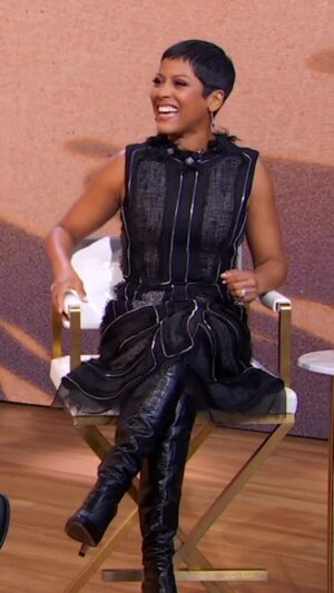 Tamron Hall Instagram - Congratulations to @tamronhall on her 7th season of @tamronhallshow!! 💛👏👏

#tamronhall #talkshow
