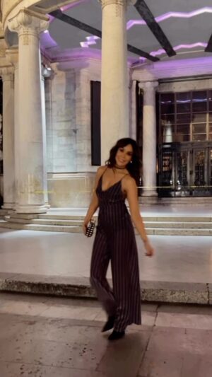 Tania Vazquez Instagram - Deseo que los Reyes Magos te traigan Un lápiz que dibuje sonrisas, y una goma, que borre lagrimas, que si lloras sea de risa, y si tienes hambre que sea de vivir,si tienes que perder que sea el miedo y si eres feliz que sea para siempre.

LOS QUIERO ♥️😘