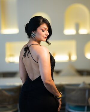 Tanishaa Mukerji Instagram - Being unapologetically me!!
.
.
📸: @sudhakar.bichali 
💄: @makeovers_by_pallavii
🤝: @beauty_makeup_artist_mahin28 
💇‍♀️: @zubeda_hairstylist
📍: @thenestbandra x @avinashnaykodi 
.
.
#photooftheday #fashion #style #stylishlook #lookbook #fashionista #fashiongram #ootd #portraitphotography #portraits #tanishaamukerji