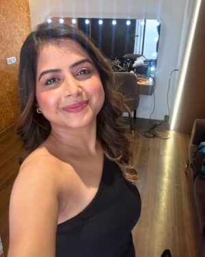 Tanvi Mundle Instagram - Get ready to binge…‘MAERI’ is premiering on 6th of December. Excited!!😍❤️