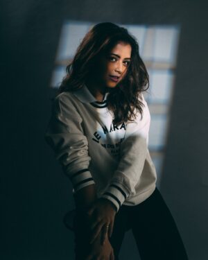 Tanvi Mundle Instagram - ❤️🖤

📸- @bharat_rawail 
💄- @taskeen_c 
👚- @jinalpnagda