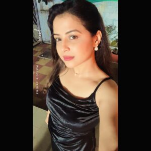 Tanvi Mundle Instagram - Housemates Episode 3 is out now….just go watch it ❤️🤗