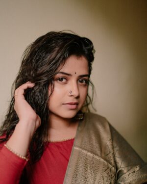 Tanvi Mundle Instagram - Investing in myself, one moment at a time❤️✨
.
.
.
.
.
#indoor #indoorportrait #indoorphotosession #celeb #portrait #love #grateful