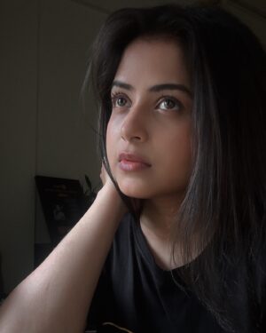 Tanvi Mundle Instagram - 🖤❤️