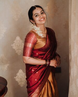 Tanvi Ram Instagram - Sunshine in my soul♥️♥️♥️

Captured - @second_portrait 
Jewellery - favourite @adorebypriyanka 
Waistbelt - @kajal_jewellery ♥️

#brothersengagement #happiestme