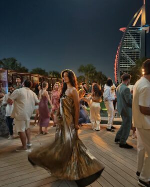 Tara Emad Instagram - This was so much fun to film! 
So much love and appreciation for every member of the team that worked on this!
@jumeirahmarsaalarab 
@jumeirah