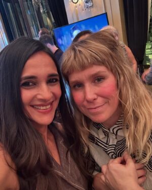 Tara Sharma Instagram - @samanthafaiers ❤️ so lovely meeting! Still amazed by the coincidence that both of us had TV shows of our diaries as Mums at about the same time..me in India #thetarasharmashow #diariesofanewmum and you in the UK #mummydiaries ! And how we have both evolved our ventures in new directions now. Looking forward to our proper chat and will post our little video soon too. A huge congrats and good luck with @revivecollagen to you and all the team . 

Lovely meeting all the other lovely #beauty #brands and #entrepreneurs too. Here a bunch of photos. Tried to tag those I could but please do DM and tag too. @danielsandlermakeup @dr.pawpaw @bare_addiction @delilahcosmetics @menteathskincare @argentum @sbcskincareuk @naturally.honest.labs 

Really embraced my #mixed ness tonight haaha. Being half Indian and half English! Thank you @ukinindia for including me in this special evening and good luck to all of you for #ukatcosmoprofin @cosmoprofindia . And as always, so lovely meeting British Deputy High Commissioner, Trade Commissioner and Chief Negotiator for the UK India FTA Free Trade Agreement, #HarjindarKang and his lovely wife Kamaljeet. PS Walk the Talk video on YouTube.

Fab meeting after ages too @ojasrajani ! And reminiscing about all the fun we had when you did my make up for my first film #omjaijagadish .

Loved wearing this thanks @_shrutisancheti and as always thanks @recindamartis_hairandmakeup More photos and vids of ze look soon. #mixed #mixedthatsus 

Onward and upward touch wood😀🧿

#staysafe