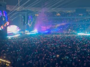 Tara Sharma Instagram - Wow what a night! Thank you 

@coldplay amazing.. We loved every minute.. @roopaksaluja and yep I made it to the marathon this morning haaha 
Also immensely grateful to #coldplay for putting us on their guest list as like most we didn’t get tickets in those initial attempts but thanks to BANG BANG producing their video 8 yrs ago thankful this happened but yes there was a drama. After we arrived at the venue to collect our tickets we were told someone had falsely taken them! Phew so it was a stressful hour till the situation was resolved! A brief pop in at the after party was fab too and back to try and get enough zzz before the run! 
@bookmyshowin @bookmyshow.live 

#staysafe