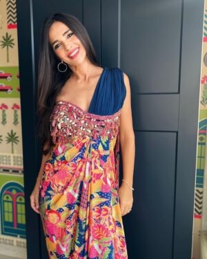Tara Sharma Instagram - Thanks for this impromptu

photo of me from yesterday … and of course for doing my make up too @recindamartis_hairandmakeup and thanks @ronellasanthumayorbaptista for doing my hair and for the suggestion of track as I am always looking haaha! @dualipa #houdini 

As someone in the entertainment space I am quite self critical of my own photos as I think most of us are but ofcourse we post as it is also work related but some really do make me smile. This is one. Just feels happy and hopefully spreading joy so sharing to spread cheer to all of you too. Onward and upward for us all touch wood😀❤️🧿📷

Thanks for the fun dress @rishiandvibhuti @amigos.rizwan @perniaspopupshop 
Background is our @ikea.india cupboard and @indiacircus wallpaper #home 

Will do #saturdaynoonlivewithtara at 3 today! Sorry about the delay. Do join and send in any suggestions of topics to chat about.

Have a lovely day all 

#staysafe