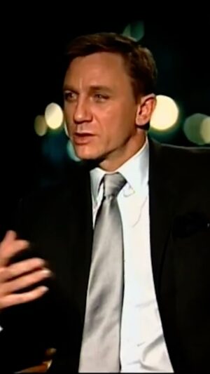 Tara Sharma Instagram - Fab @007 #jamesbond ❤️

#danielcraig …Do head to #thetarasharmashow @youtube channel for the longer interview ❤️ Link in story swipe up and in bio 
#flashbackfriday 

Repost of last description 

I realised how much I love #interviewing #inspiring people and hearing their stories, connecting with them and sharing that emotion, warmth and genuine messaging with the world, with my viewers, from this #interview where I was sent by Sony Pix to New York to interview @craigdanielbond that had me using my nerdy researching side, and my love of interacting and chatting and being on screen. Thank you for being so amazing not just as #bond in #casinoroyale and the other films but as my first hugely famous guest. I thought I’d be nervous and I do remember my lips quivering with nerves a bit at first and I worried that the camera would catch it but very quickly you put me at ease with fun banter and a few laughs. Thank you also Vikramjit and all the team that trusted me with this. And Nirja, Milind and team for the part we shot here. Hoping to have many more super guests on my show, local and global icons too, do suggest who you would like on and let’s all try and make it happen and hope you enjoy the discussions and in some way they inspire and help bring about #positivechange and it is a success touch wood😀. Even a smile from a viewer is a form of that. Okay enough ramble. Do watch the interview, share and subscribe. Thanks a ton. Have a super day all!
🧿 

#staysafe