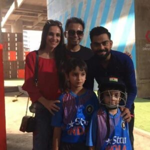 Tara Sharma Instagram - #happybirthday @virat.kohli ! Lots of good 
wishes and love from us all .. Thanks for being a fab guest on #thetarasharmashow too. Link in bio
#flashback pic on a @bangbangmediacorp set @roopaksaluja 📷❤️🧿🏏
#staysafe