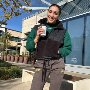 Tatiana Suarez Instagram - Rise and grind ✨