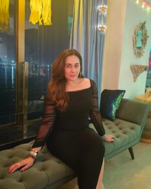 Tejaswini Lonari Instagram - “Surround yourself with light, let it guide your way”…..🧿✨✨🪔#tejaswinilonari #diwali #aboutlastnight

Captured by the lovely gorgeous @richakamat04 ❤️❤️❤️