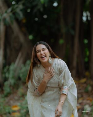 Tejaswini Lonari Instagram - “True strength lies not in conquering others, but in conquering ourselves. Peace is the greatest victory, for when the heart is at peace, no battle can break us.”🧿🧿🧿
Happy Dussehra! ☀️ May this festival of victory bring you strength, courage, and success in all your endeavors. Let the triumph of good over evil inspire you to overcome every challenge with grace and wisdom. Wishing you and your loved ones joy, peace, and prosperity!🫶🫶🫶🫶
#dussehra #goodvibes 

Captured by - @a9ragphotography 
Makeu&hair by - @makeupartist_pratikshasalunkhe 
Outfit by - @desidarzi.official 
Team management - @glamour_mediaa