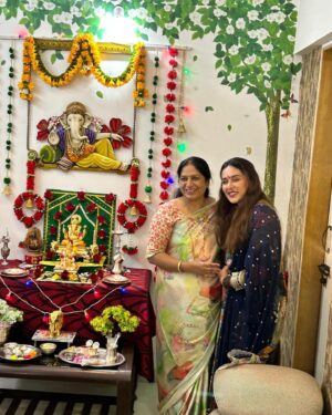 Tejaswini Lonari Instagram - गणपती बाप्पा मोरया….पुढच्यावर्षी लवकर या ❤️🙏🙏

#ganeshfestival2024