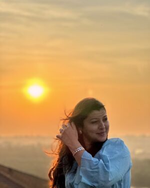Tejaswini Pandit Instagram - With every sunset a new hope is born, and an old expectation dies.”- Noor Unnahar