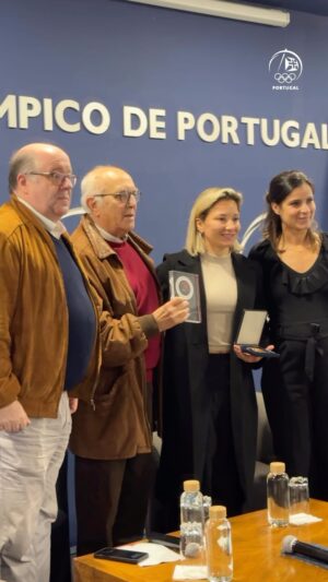 Telma Monteiro Instagram - Telma Monteiro 𝐡𝐨𝐦𝐞𝐧𝐚𝐠𝐞𝐚𝐝𝐚 pelo Comité Olímpico de Portugal e pela Comissão de Atletas Olímpicos 👏

Com cinco participações olímpicas e uma medalha de bronze no Rio 2016, a judoca terminou a sua carreira como atleta 🥹

🗣 “Foi uma homenagem muito especial para mim”

#COPortugal #CAOlímpicos