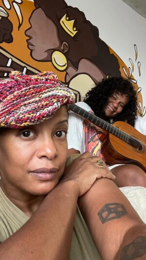 Thalma de Freitas Instagram - De Bebel Gilberto, Cazuza e Dé Palmeira, “Mais Feliz” é o hino dos emocionados ❤️ Salve, Adriana Calcanhoto que o tornou imortal! 

#thalma&heloise