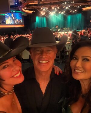 Tia Carrere Instagram - Despite all the difficulties and loss here in LA,  @iamstevent @janiesfund raised critical funds for sexually abused young women as well as @lafdfoundation. It sure was one helluva rock concert too! Happy to see some old friends and as well as make some new friends. @creativeprinc