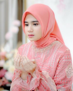 Tissa Biani Azzahra Instagram - Moment🌻🤍

Hair Do @hairdo_mitsa 
Hijab Do @winahanifamua 
Dress by @opulace.id 
MC @bicarapede 
Decor @mentari.partyplanner 

Photografer by @republikgambar_official
Photobooth by @studiopoonya

Hampers Parfume by @onix.id
Hampers Snack Sehat by @nola.snack

Minuman & Ice Snow by @hooladrinks
Minuman madu by @icehoneymakwo
Ice cream Gelato by @leonigelatobali
Es kopi by @kopimenteng.official

Catering buffet by @jagarasa.id
Cemilan Cimol Cheese Melt & Keju Aroma by @lokasaji
French Fries by @shakeshakeinatub.id
Mochi by @mochicha.jakarta
Snack box by @agitacakes
Frozen Food dan roti maryam by @kanungbogor
Pisang goreng by @pisanggorengsultan

Managed by @sarahazzubaidi @slava_management