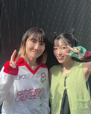 Tomoyo Kurosawa Instagram - 『BE-POP』✨✨

いつも『kioku tadori te』のパンフレットデザインでお世話になっている橘高さんが責任編集を務める書籍が明日、発売になります！
つむさんへの愛を語らせていただきましたのでぜひゲットしていただけたら嬉しいです✨✨

内容も超絶充実でめちゃくちゃ楽しい書籍です！

著者：橘髙つむぎ
定価：1,760円（税込）
発行：株式会社Begin / 発行・発売：株式会社世界文化社

内容説明：日本を代表するセレクトショップ『BEAMS』のスタッフによるパーソナルブック・シリーズvol.8。〈マンガート ビームス〉プロデューサーとしてマンガ、アニメ、アイドル、声優など様々な分野とのコラボプロジェクトを企画してきた橘髙つむぎが『BE-POP』編集部を発足。第一線で活躍するクリエイターたちに取材を敢行し、“POP”の正体を探るニューカルチャーマガジン。裏原、バンド、コミケ、アイドルなど、自身を形成するカルチャーにまつわるロングインタビューも。特別付録に袋とじグラビア付き。

ビームス 発売日：2025年1月15日（水）
​​取り扱い店舗
ビームスT 原宿
ビームス 原宿
ビームス 熊本
ビームス ジャパン 渋谷
ビームス 西宮
ビームス なんば
ビームス 名古屋
ビームス 京都
ビームス 札幌ステラプレイス
ビームス 仙台
ビームス 新潟
ビームス 渋谷
ビームス 柏
ビームス ジャパン 京都
ビームス 宮崎
ビームス 鹿児島
ビームス 横浜東口
ビームス 立川
ビームス 大宮
ビームス ライフ 横浜
ビームス 新丸の内
ビームス 新宿
ビームス 町田
ビームス 二子玉川
ビームス 博多
ビームス 池袋
ビームス ストリート 梅田
ビームス 梅田
ビームス 金沢
ビームス 静岡
ビームス 北千住
ビームス 銀座
ビームス ストリート 横浜
ビームス 吉祥寺
ビームス 姫路
ビームス 武蔵小杉
ビームス 福岡
ビームス 大分
ビームス 神戸
ビームス ららぽーとEXPOCITY
ビームス 恵比寿
ビームス 札幌
ビームス 東京スカイツリータウン
ビームス 奈良
ビームス 広島
ビームス ジャパン(4F JCA)
ビームス 天王寺
ビームス 千葉
ビームス 川崎
ビームス 辻堂
ビームス みなとみらい
ビームス 六本木ヒルズ
全国書店・ネット書店
2025年1月21日（火）より順次発売。

※一部地域は輸送の関係で発売が遅れる可能性があります。
※在庫は各書店様にお問い合わせください。
※発売日は予告なく変更となる場合がございます。あらかじめご了承ください。