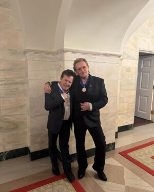 Tracy Pollan Instagram - What an awesome experience to see these extraordinary citizens receive the Presidential Medal of Freedom. I may be biased, but my own personal favorite was watching @realmikejfox awarded the honor 
A few favorite pics from the ceremony