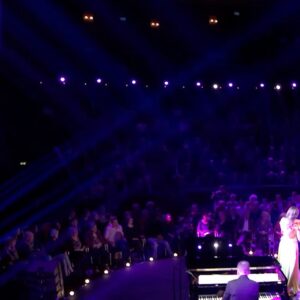 Trijntje Oosterhuis Instagram - Lieve allemaal,
Op 20 en 21 april geef ik traditiegetrouw het bijzondere “Ken Je Mij” Paasconcert in de prachtige Dominicuskerk in Amsterdam. Tijdens deze concerten zing ik de mooie liedjes van mijn vader, @huuboosterhuisfonds. Ik word begeleid door @hansvroomanspiano op vleugel en er komen prachtige gasten langs waaronder @herminedeurloo op mondharmonica. Er is een vroege inloop, want er is gelegenheid tot een hapje en drankje in de kerk. Kaartjes zijn beschikbaar via mijn website of link in bio. Ik hoop jullie daar te zien! ❤️💛

#paastraditie #kenjemij #paasconcert #dominicuskerk #huuboosterhuis #amsterdam #20april #21april #pasen
