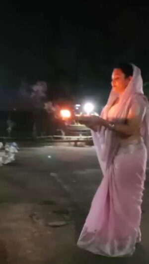 Trupti Bhoir Instagram - Late post 🪔 
After hectic schedule 🙏finally Late night arround 2am My kojagiri puja done with perfect Beautiful Moonlight 🌙 😇 Happy Kojagiri Purnima! 
May the grace of Goddess Lakshmi bring you endless wealth, peace, and happiness. 
.
.
.
.
.
.
.
.
.
#trending 
#viral 
#pinksaree 
#trendy