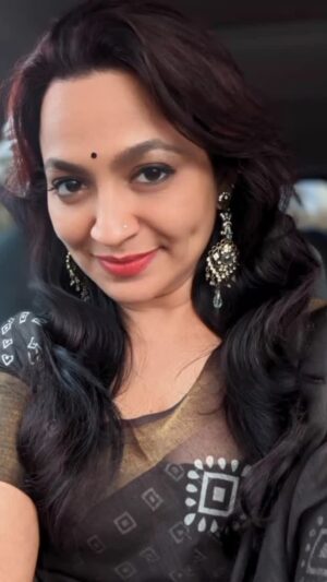 Trupti Bhoir Instagram - EXPLORE EXPRESSIONS EXPERIENCE ENTERTAINMENT #tbt @truptibhoir_
.
.
.
.
.
.
.
.
.
#truptibhoir #viralreels #education #instagrowth #technology