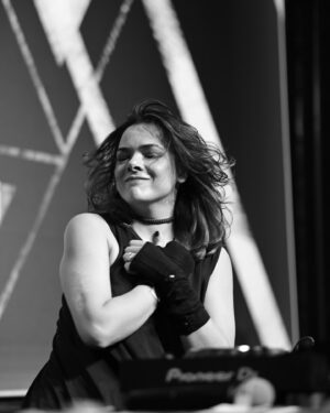 Udita Goswami Instagram - Thank you so much Belgaum♥️for opening your arms , & showering your love for our Vibezza⚡️ The Open air Biggest Bollywood Concert with @uditaagoswami in @uk27_thefern_belagavi 

Follow our page for more updates stay tune⚡️⚡️

#uditaagoswami #belgaumparties #concert #bollywood #uk27thefern #club #love