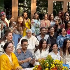 Urmila Matondkar Instagram - An absolute epic day that it was..with some of the best talents our industry has!!
Afternoon full of love,laughter,affection,admiration and great camaraderie 🥰❤️
Because it was a Special Birthday of someone very special to all us..”Jaadu” in real sense as the entire nation is spellbound with his words for decades.. #oneandonly @jaduakhtar ❤️
Thank you dearest @azmishabana18 for these awesome moments which truly enrich my life ❤️🙏🏻🥰