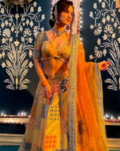 Actress Urvashi Pardeshi HD Photos and Wallpapers January 2025