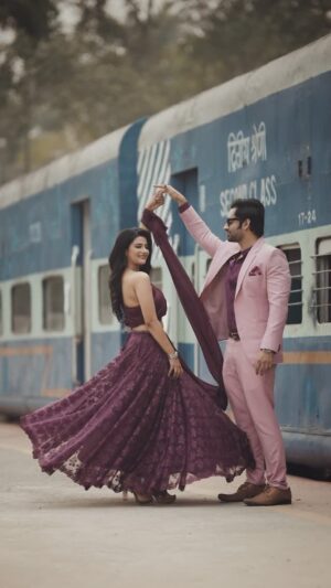 Ushasi Ray Instagram - 🩷
👗 @jayantisen99 
💄 @makeupartist_subhasis 
💇‍♀️ @simaghosh4222 

#starjalshaparivaarawards #bts #grihoprobesh #shubhadrit