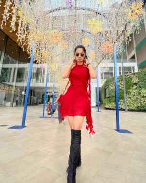 Vaidehi Nair Instagram - Faith , trust and little pixie dust ✨🧚
-
-
-
-
-
-
-
-
-
-
#fyp #magic #featureme #magical #dreams #newyear #vaidehiinair