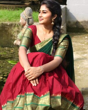 Vaishnavi Arulmozhi Instagram - Beautiful half saree from @yumika_fashion1 

Pc: @isiddartstudio 
#vaishnavi #vaishnaviarulmozhi