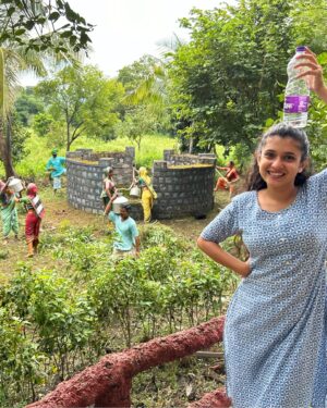 Vaishnavi Kalyankar Instagram - तुमच्याकडे आहे का एवढी मोठी कोल्हापुरी ??? 😀❤️

#Kolhapur #nature #holiday #majja