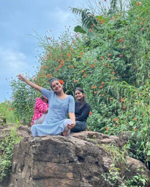 Vaishnavi Kalyankar Instagram - तुमच्याकडे आहे का एवढी मोठी कोल्हापुरी ??? 😀❤️

#Kolhapur #nature #holiday #majja