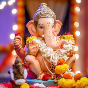 Vaishnavi Kalyankar Instagram - Om Gan Ganpataye Namah 🙏🏻 

“बाप्पा, माझ्या जिवाभावाच्या माणसांना उदंड आयुष्य दे..
तुझे लक्ष त्यांच्यावर आयुष्यभर असेच राहू दे..
त्या सर्वांना सुखात, आनंदात आणि समाधानात ठेव..
हीच तुझ्या चरणी प्रार्थना”
गणपती बाप्पा मोरया!

Clicked by @clicker.ritesh9