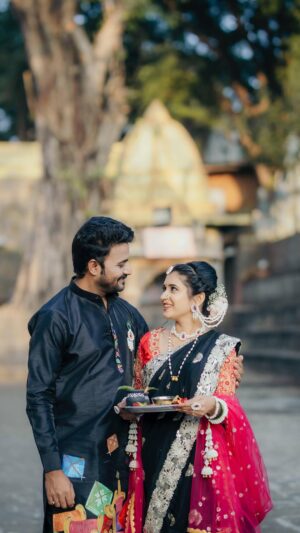 Vaishnavi Kalyankar Instagram - म……. मराठमोळा सण ,
क…… कणखर बाणा
र…… रंगीबिरंगी तिळगुळ ,
सं…… संगीतमय वातावरण
क्रा…… क्रांतीची मशाल…
त …… तळपणारे तेज ,
मकर संक्रांतीच्या खूप खूप शुभेच्छा.

“वस्त्रवेड” : वेड सौंदर्याचे @vastraved_by_shubhangi

In Frame: Beautiful @vaishnavi.kalyankar.96 Very Charming

Outfit by- @vastraved_by_shubhangi

Make-up artist- @aniket_makeoverr

Jewellery By: @floralartby_sanjivani

Video shoot- @premium._pixel_photography

#vastraved #customization #wedding #sankranti

#sankrantspecial #clothingbrand