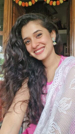Vaishnavi Kalyankar Instagram - Home Vibes are pink 😃💕