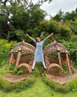 Vaishnavi Kalyankar Instagram - तुमच्याकडे आहे का एवढी मोठी कोल्हापुरी ??? 😀❤️

#Kolhapur #nature #holiday #majja