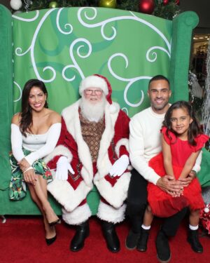 Valery M. Ortiz Instagram - Whew! Juuust got this Christmas post done before the New Year! 😅 Time is flying and the days have been full. LA ~> FL ~> CHI ~> LA It truly went too fast. 😔 Chicago   New Years post before February! 😅🤣