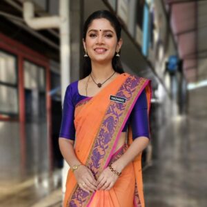 Vanessa Cruez Instagram - Yaazharasi is definitely a close to heart character.. Her character is inspired by a real life tamil teacher who cares for her students more than anything.. 
Its the final week of Pallikoodam series dont miss the finale and if you havent watch the series do watch it on On Demand..

Pallikoodam on Astro Vaanavil, Monday - Friday 9.30pm..

#vanessacruez #yaazharasi #palikoodam #astro #astrovaanavil #tamil #tamilschool #culture #ourlanguage #astroseries #watchnow #ondemand #positivity #spreadkindness #spreadlove #spreadhappiness