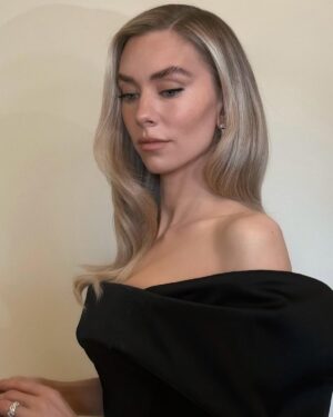 Vanessa Kirby Instagram - Thank you @bafta 🤍
@celine 
@cartier 
@lancomeofficial 

And thank you for happiest time my dreamies. You’re amazing. 
@andrewmukamal 
@brycescarlett 
@missjobaker