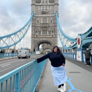 Vanita Kharat Instagram - "pose aise Diya hai,jaise bridge ne
Mere liye hi backdrop banaya ho!
😌"
.
.
.
.
.
.
📸 @parabshivali 😍

#london #mhjliveinuk #towerbridge #loveyourself #brownbeauty