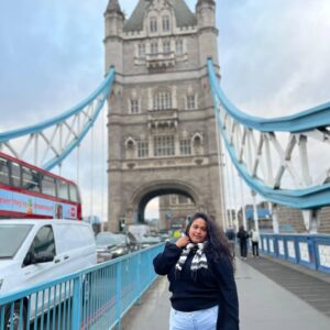 Vanita Kharat Instagram - "pose aise Diya hai,jaise bridge ne
Mere liye hi backdrop banaya ho!
😌"
.
.
.
.
.
.
📸 @parabshivali 😍

#london #mhjliveinuk #towerbridge #loveyourself #brownbeauty