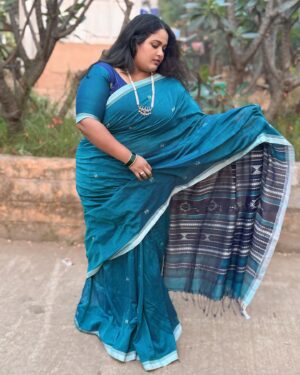 Vanita Kharat Instagram - Desi वातावरण 🌸

@vishmicreation thank you so much ❤️😍
ह्या सुंदर साडीसाठी.तुमचं कलेक्शन फारचं कमाल आहे ❤️