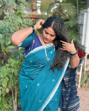 Vanita Kharat Instagram - Desi वातावरण 🌸

@vishmicreation thank you so much ❤️😍
ह्या सुंदर साडीसाठी.तुमचं कलेक्शन फारचं कमाल आहे ❤️